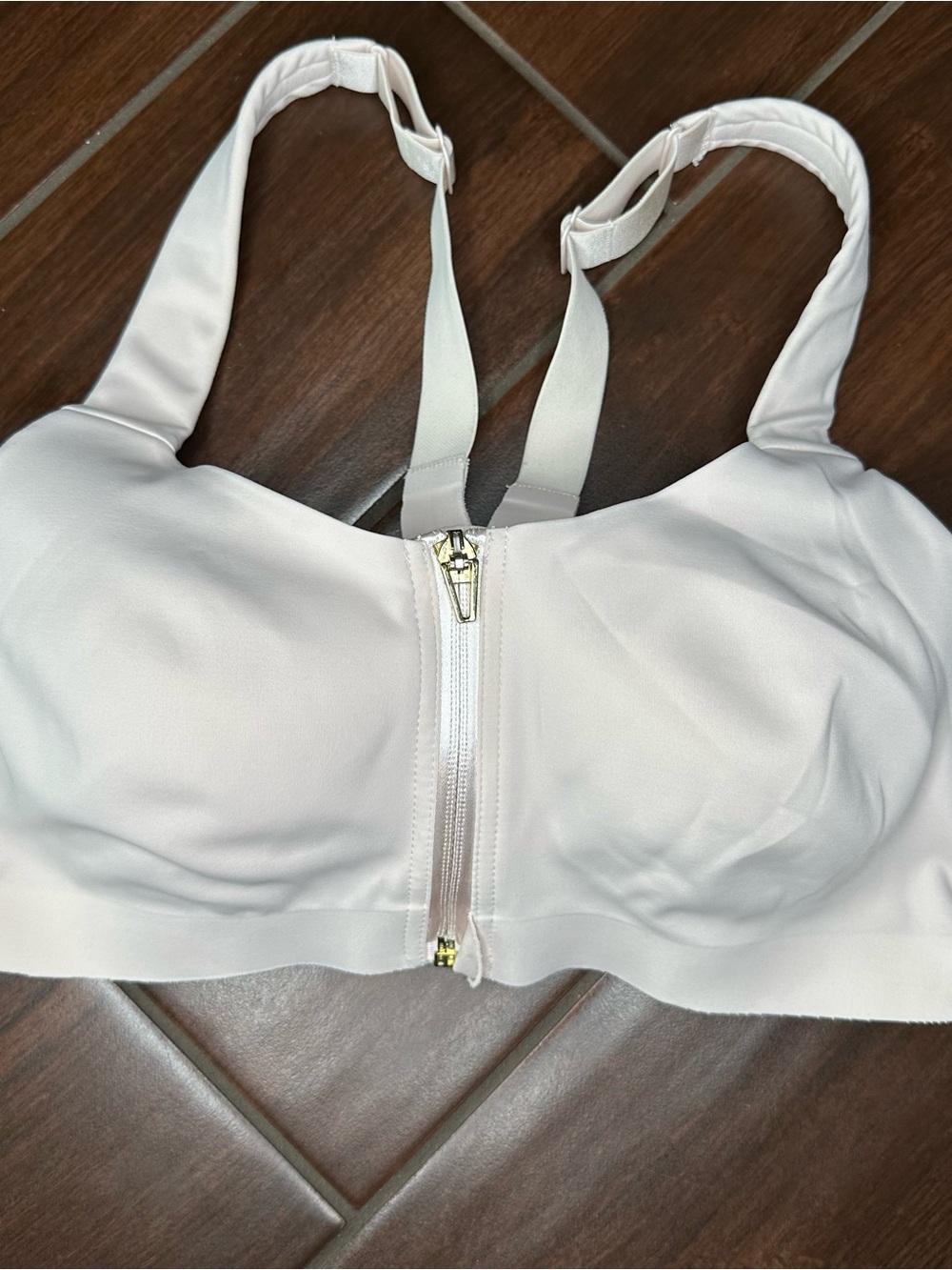 Victoria's Secret VSX Knockout Front-Close Sports Bra Bare Pink Size 34D - Picture 4 of 13
